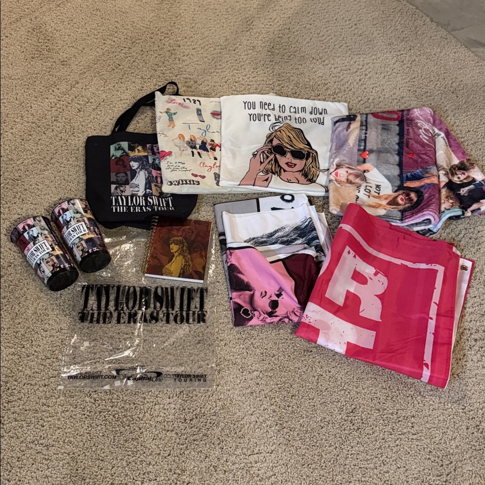 Taylor Swift Merch Bundle-10 items total